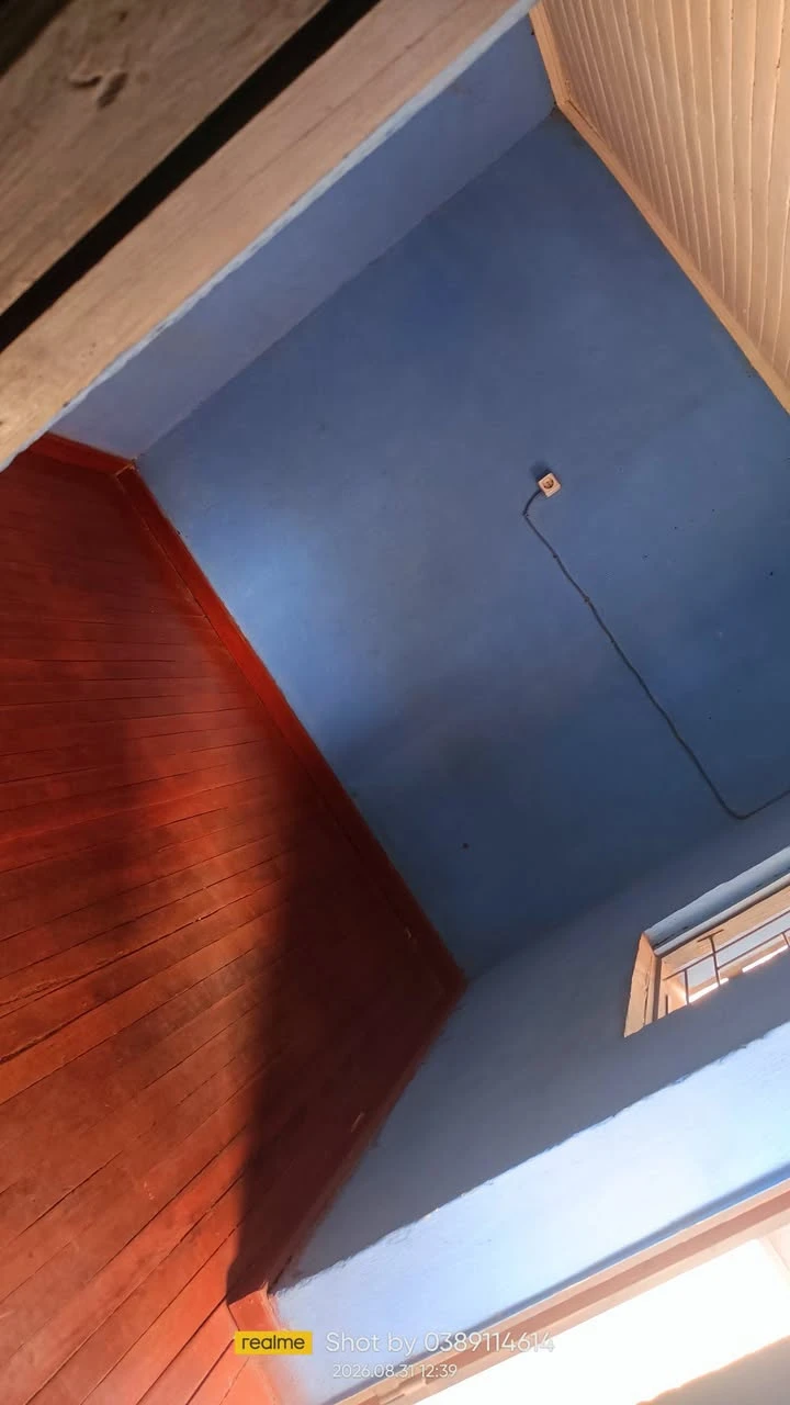 houseImage