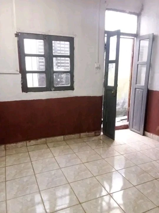 houseImage