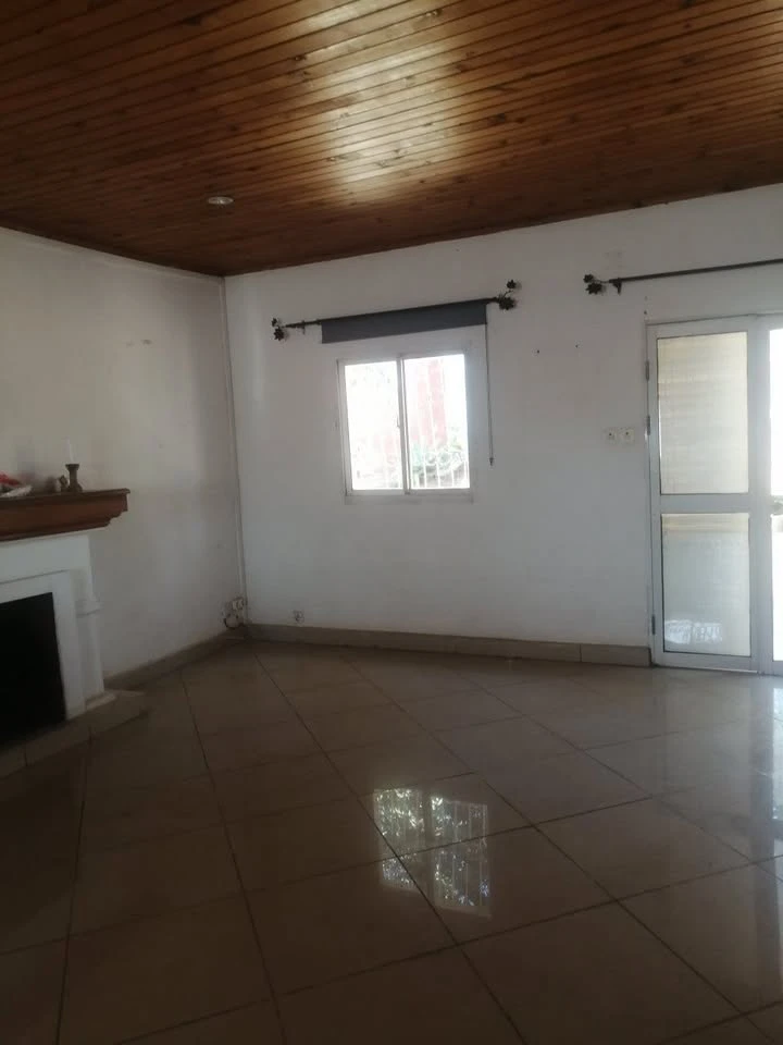 houseImage