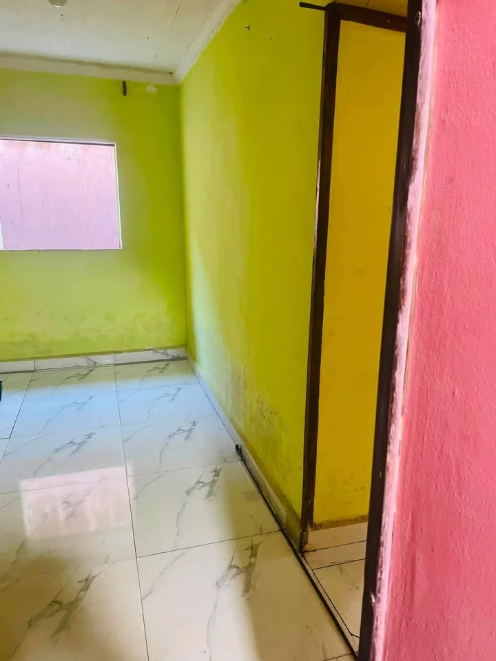houseImage