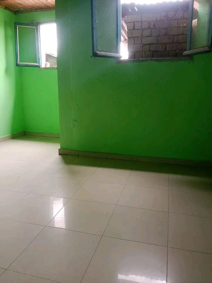 houseImage