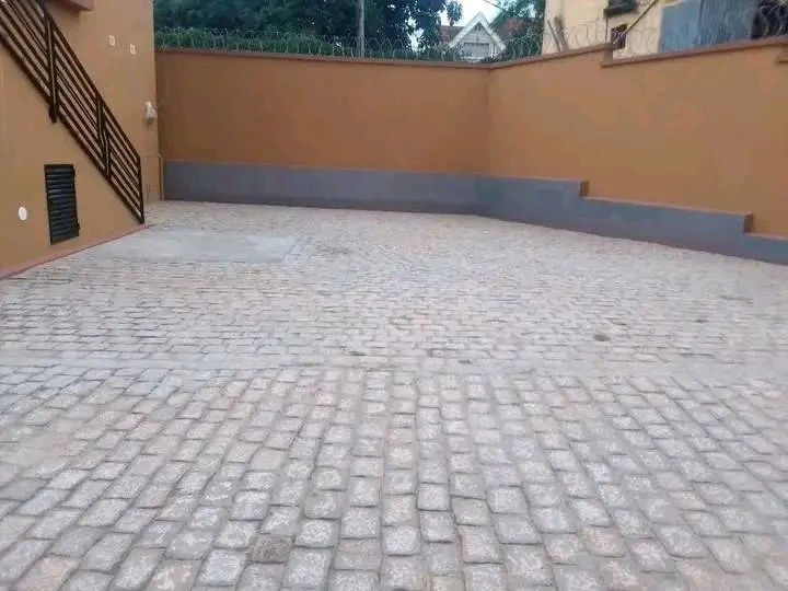 houseImage