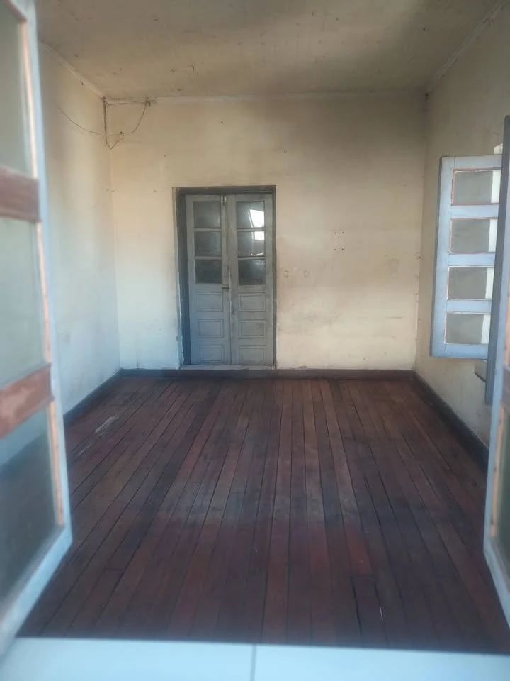 houseImage