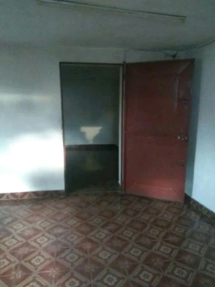 houseImage