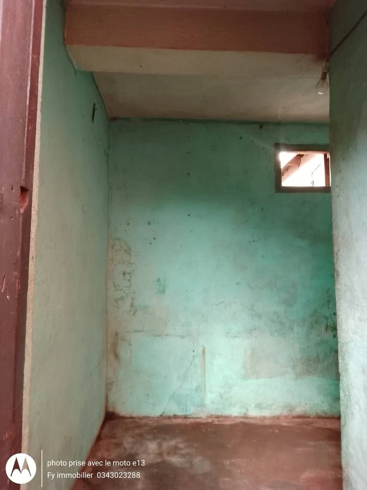 houseImage