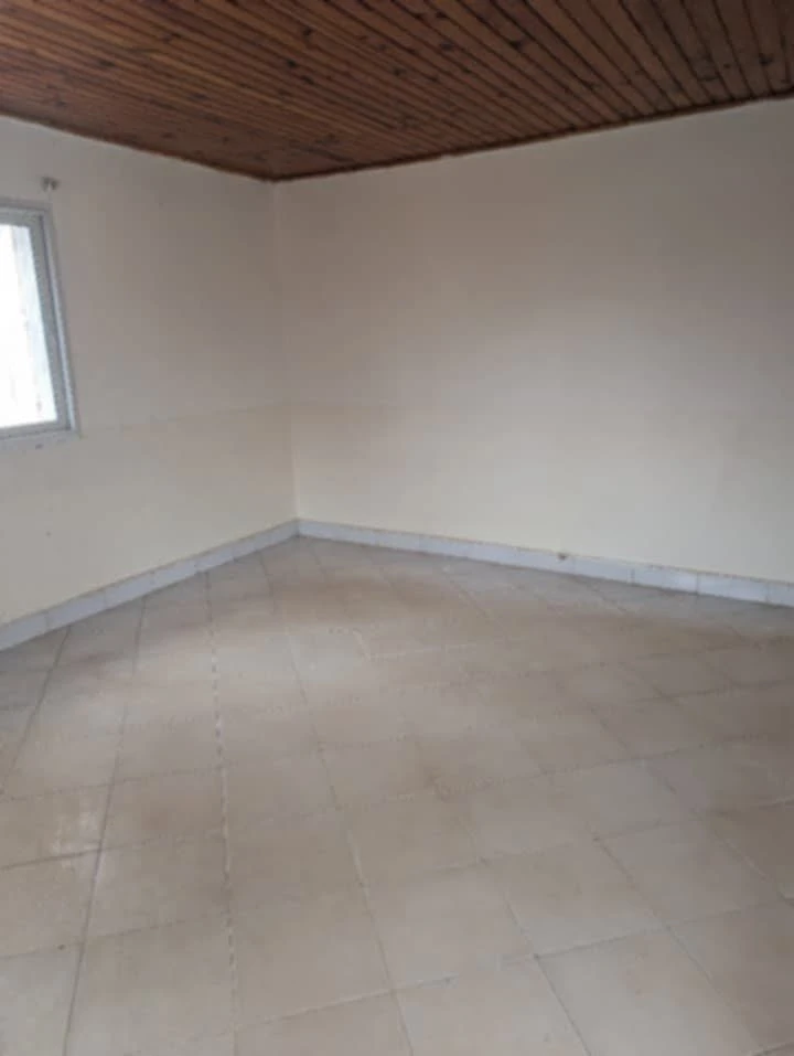 houseImage