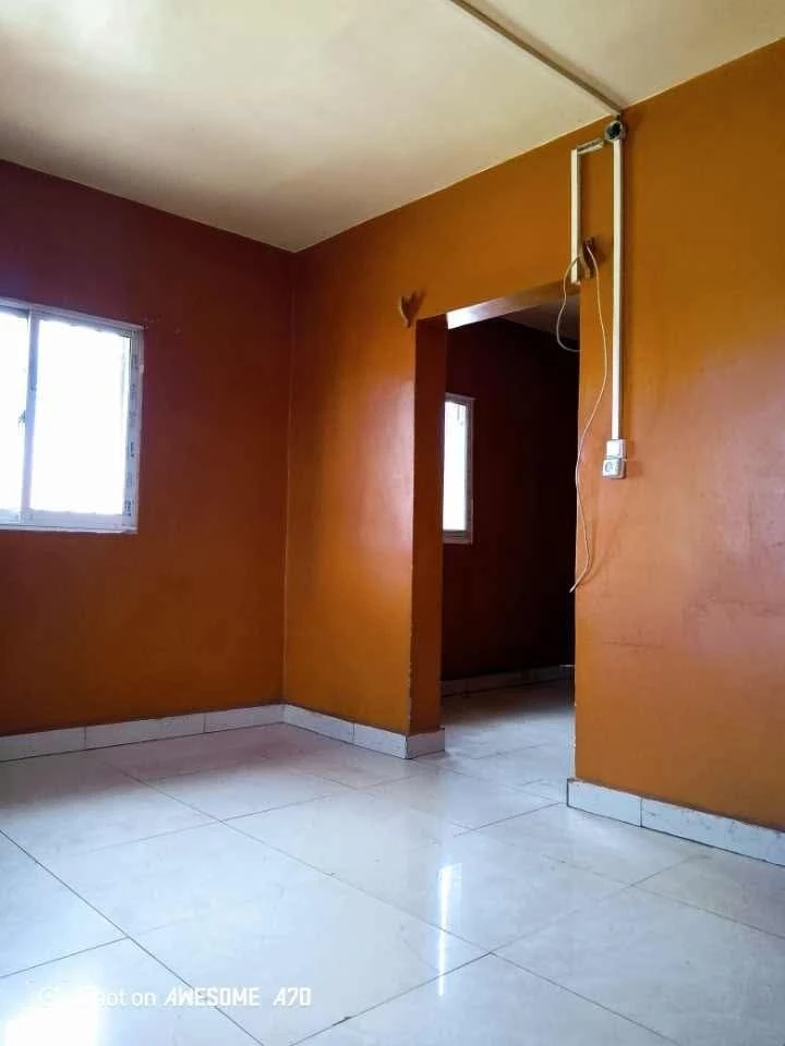 houseImage