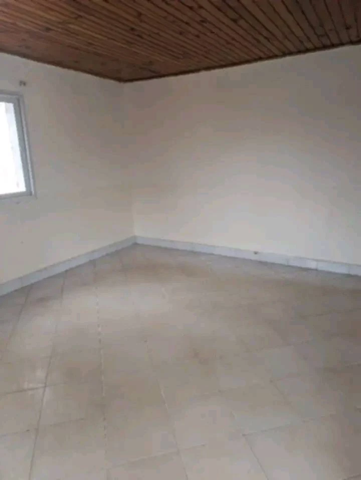 houseImage