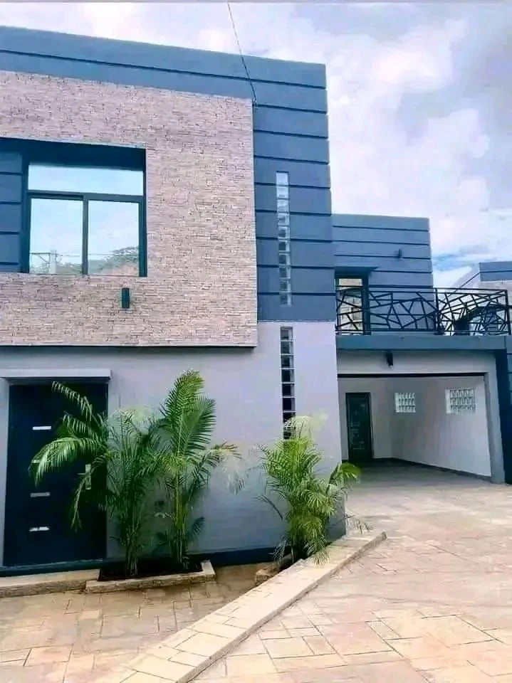 houseImage