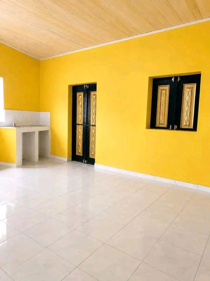 houseImage