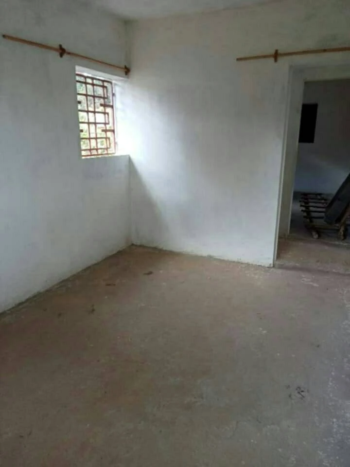 houseImage
