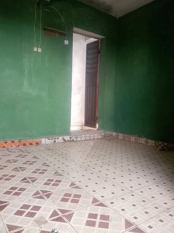 houseImage