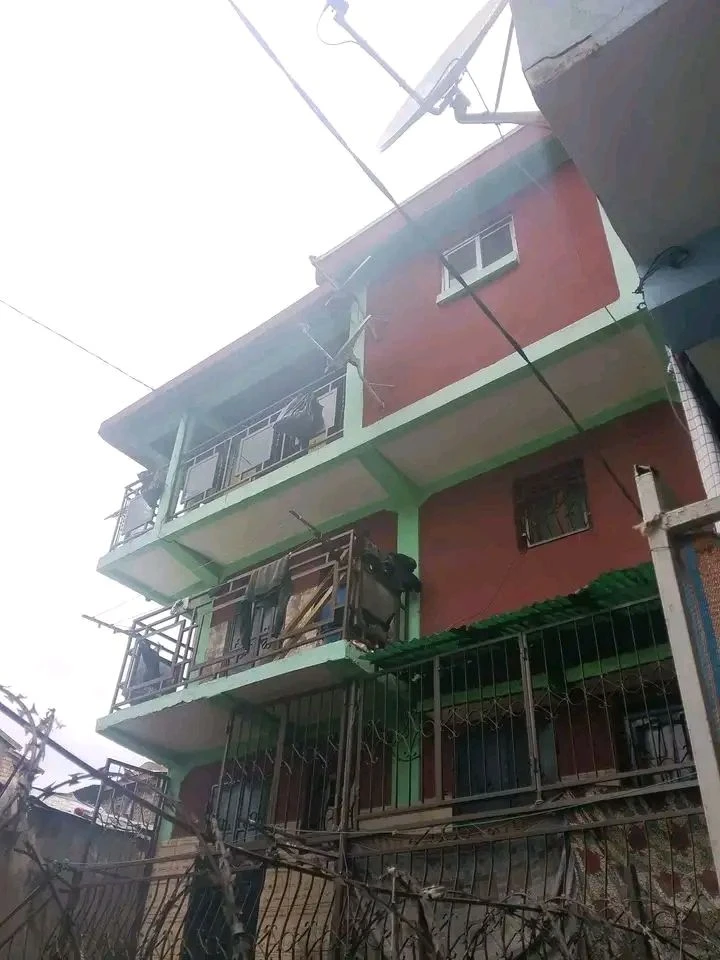 houseImage