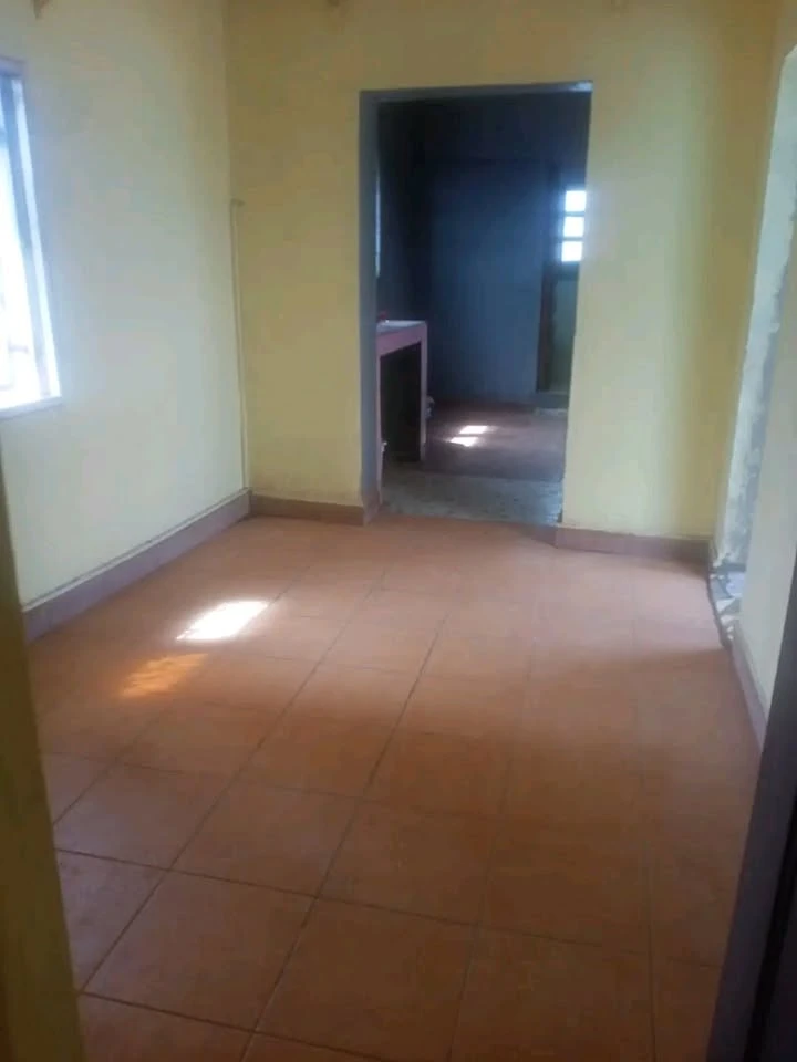 houseImage