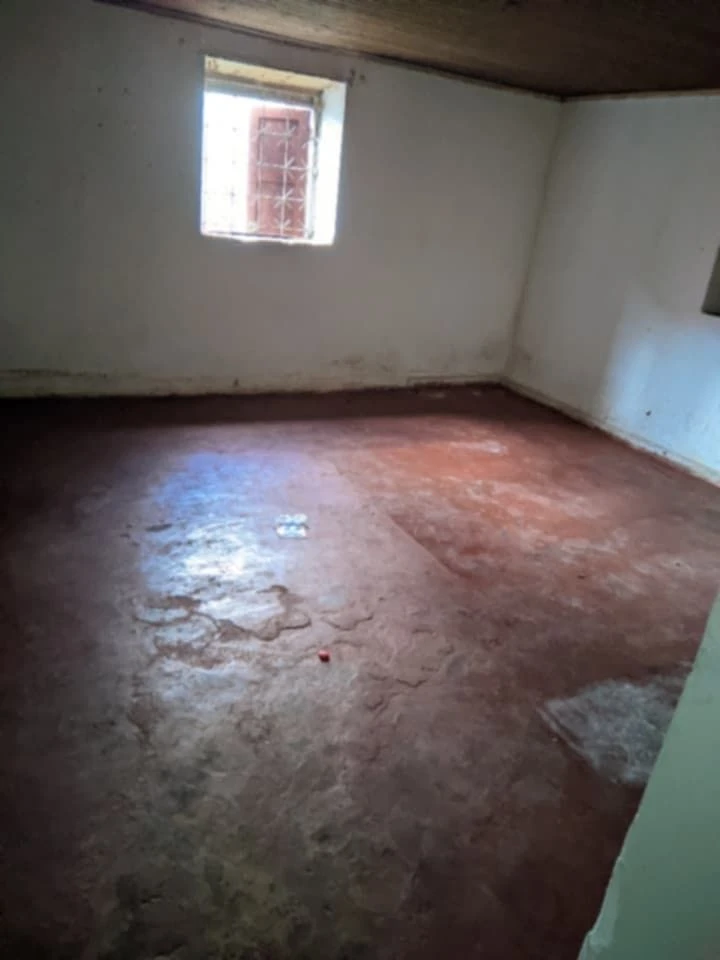 houseImage