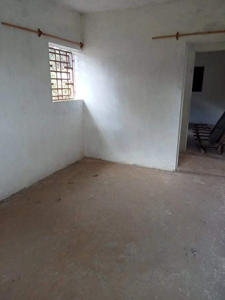 houseImage