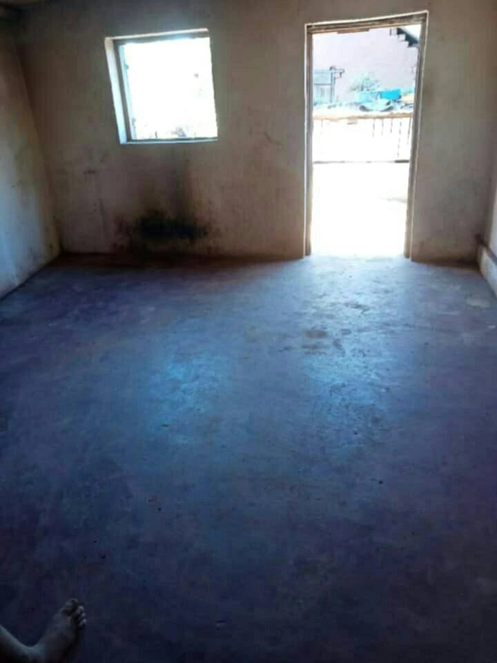 houseImage