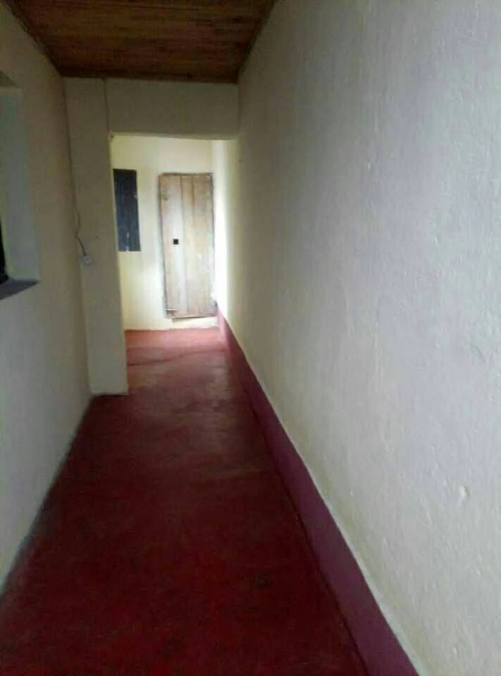 houseImage