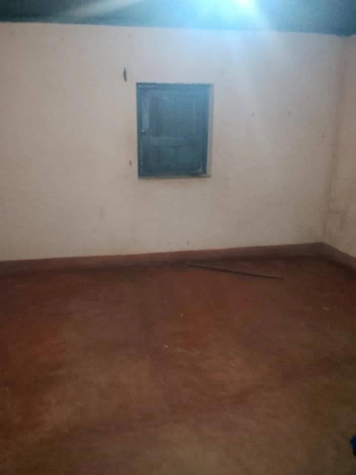 houseImage
